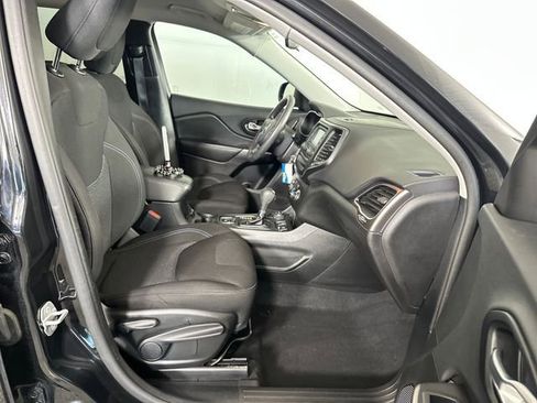 Used 2020 Jeep Cherokee Sport AWD/4WD image 28