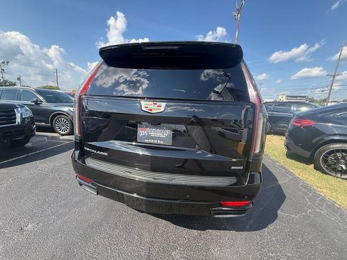 Used 2024 Cadillac Escalade Sport AWD/4WD image 4