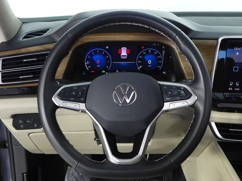 Certified 2025 Volkswagen Atlas SE w/ Panoramic Sunroof Package FWD image 28