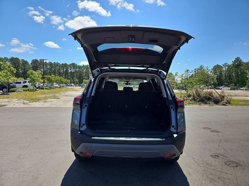 Used 2023 Nissan Rogue SV AWD/4WD image 17