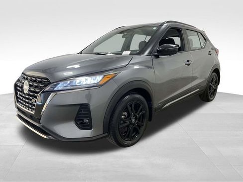 Used 2024 Nissan Kicks SR image 6