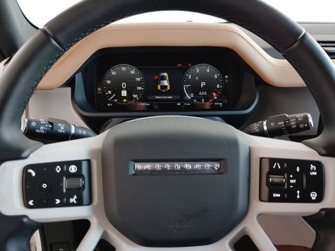 Used 2025 Land Rover Defender 110 S AWD/4WD image 33