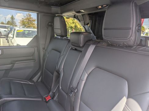 Used 2025 Ford Bronco Outer Banks AWD/4WD image 30