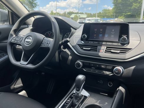 Certified 2024 Nissan Altima 2.5 S FWD image 4
