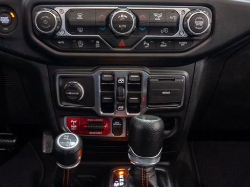 Certified 2023 Jeep Gladiator Mojave w/ Safety Group image 17