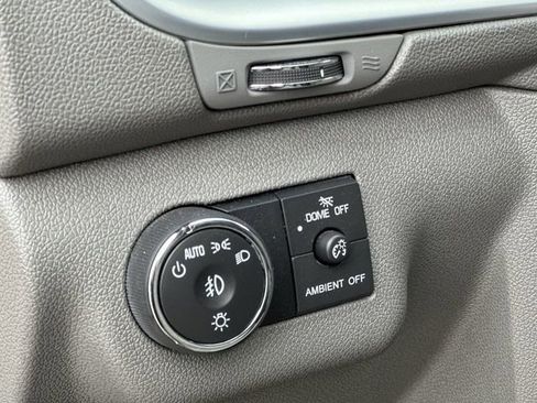 Used 2014 Chevrolet Traverse LT image 19