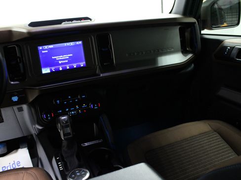 Used 2022 Ford Bronco Outer Banks image 19