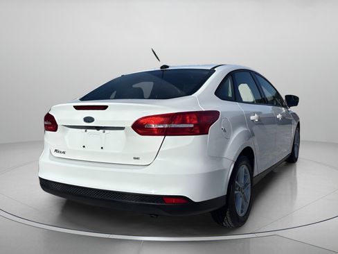 Used 2018 Ford Focus SE image 3