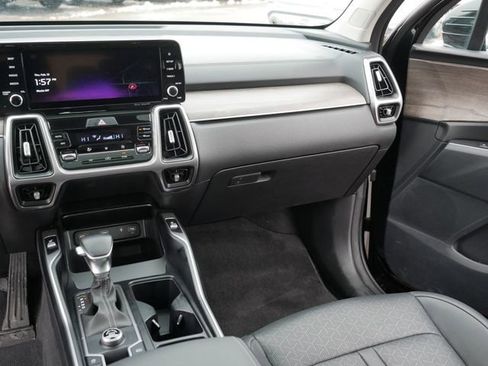 Used 2023 Kia Sorento EX w/ Panoramic Sunroof Package image 24