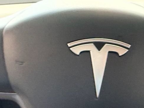 Used 2023 Tesla Model 3 Standard Range RWD image 16