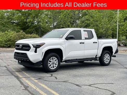 Used 2025 Toyota Tacoma SR AWD/4WD image 1