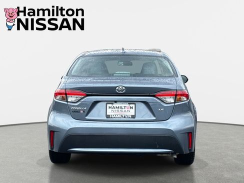 Used 2021 Toyota Corolla LE image 3
