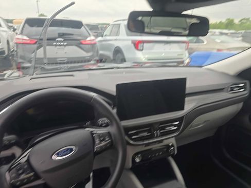 Used 2026 Ford Escape SE w/ PHEV Premium Package FWD image 13