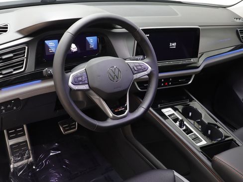 New 2026 Volkswagen Atlas Peak Edition image 7