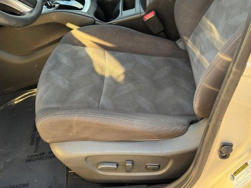 Used 2016 Nissan Rogue SV image 22