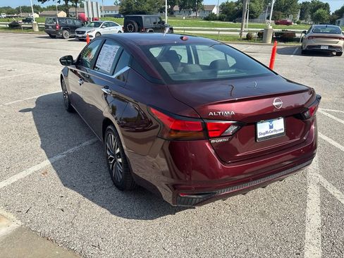 Used 2025 Nissan Altima 2.5 SV FWD image 21