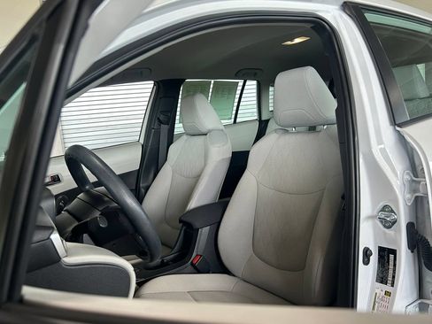 Used 2024 Toyota Corolla Cross L FWD image 15