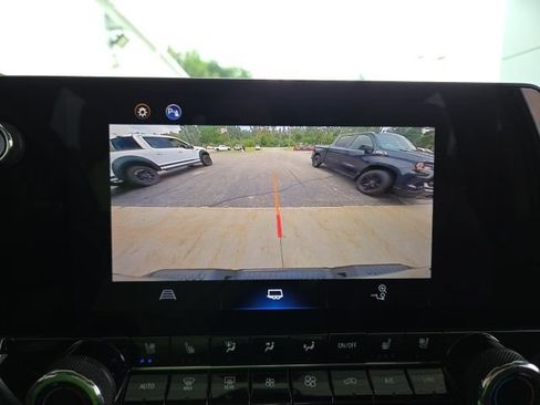 Used 2025 Chevrolet Colorado ZR2 AWD/4WD image 19