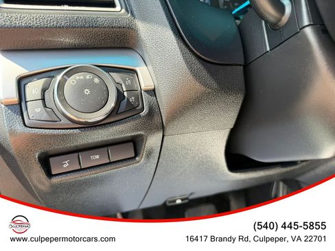 Used 2017 Ford Explorer XLT w/ Equipment Group 202A AWD/4WD image 23