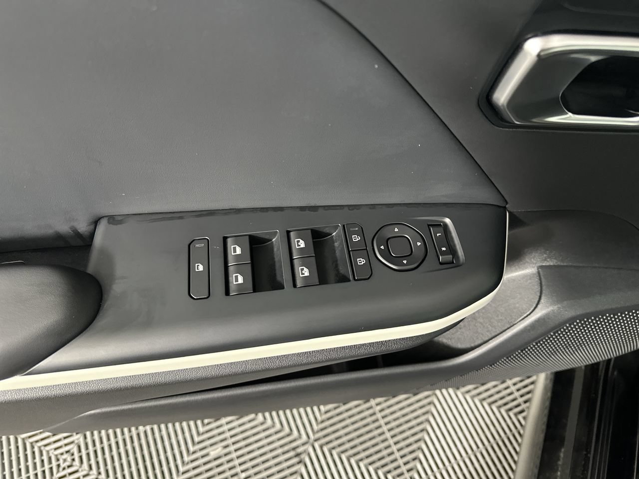 New 2026 Kia K4 GT-Line Turbo FWD image 3