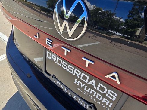Used 2025 Volkswagen Jetta SE w/ Sunroof Package FWD image 11