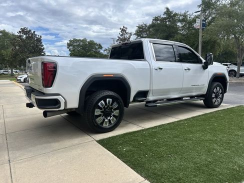 Used 2025 GMC Sierra 2500 Denali w/ Technology Package AWD/4WD image 3