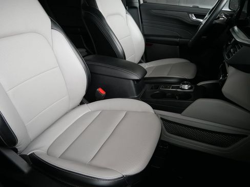 Certified 2023 Ford Escape Platinum AWD/4WD image 11