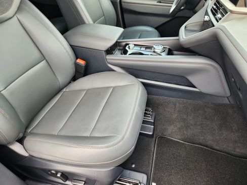 New 2026 Ford Explorer Active w/ Active Comfort Package RWD image 10