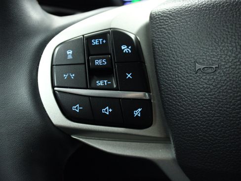 Used 2025 Ford Explorer Active w/ Active Comfort Package AWD/4WD image 21