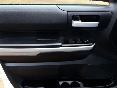 Used 2018 Toyota Tundra SR5 image 30