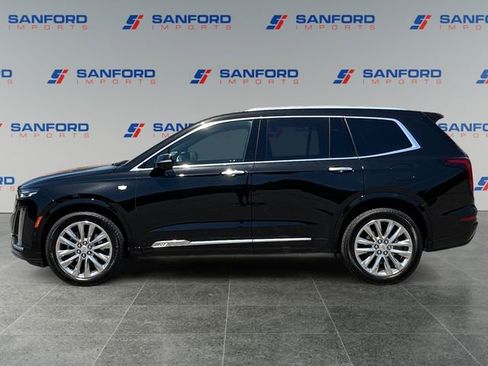 Used 2022 Cadillac XT6 Premium Luxury w/ Technology Package AWD/4WD image 2