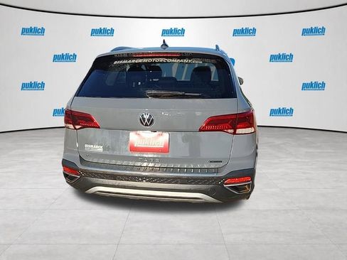 Used 2023 Volkswagen Taos SE w/ Panoramic Sunroof Package AWD/4WD image 6