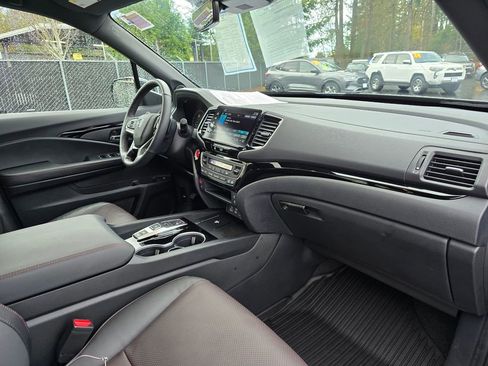 Certified 2024 Honda Ridgeline Black Edition image 4