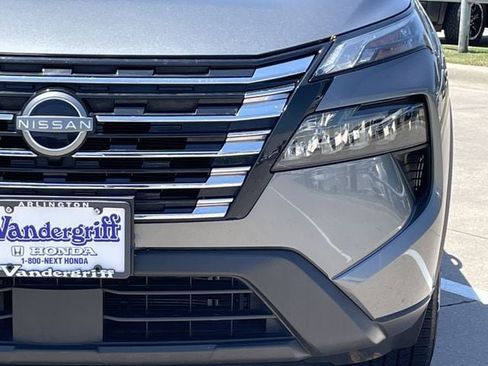 Used 2025 Nissan Rogue SV FWD image 7