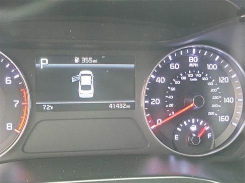 Used 2023 Kia Forte LXS image 8