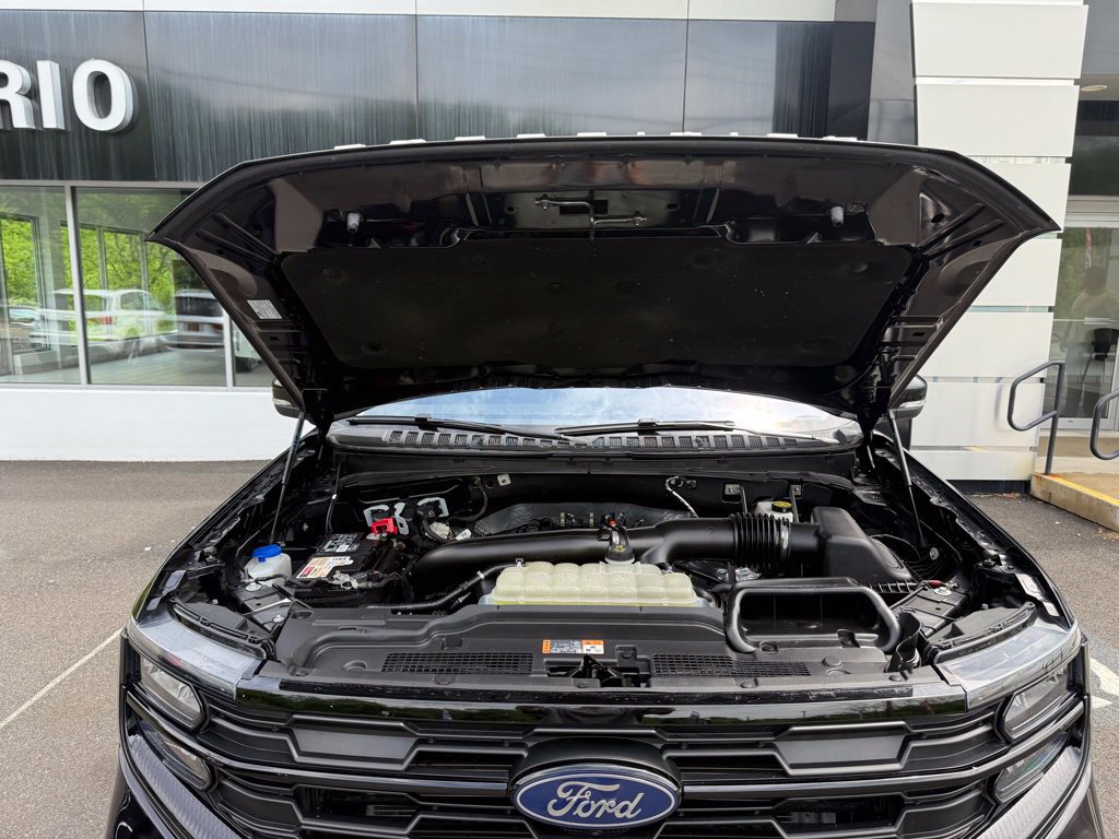 Used 2025 Ford Expedition Active AWD/4WD image 31