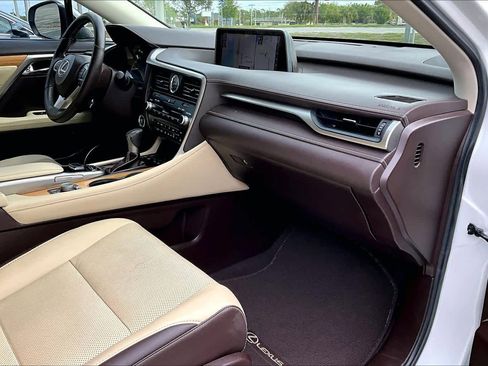 Used 2019 Lexus RX 350L image 19