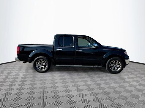 Used 2015 Nissan Frontier SL w/ Moonroof Package RWD image 4