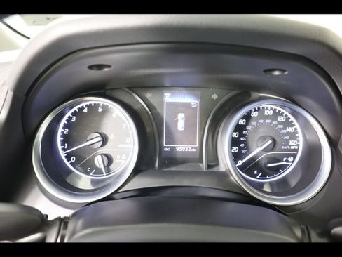 Used 2020 Toyota Camry SE FWD image 26