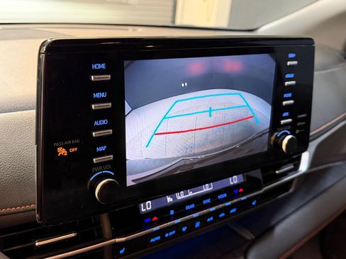 Used 2023 Toyota Sienna XSE FWD image 29