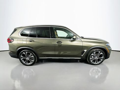 Used 2026 BMW X5 xDrive50e w/ Climate Comfort Package AWD/4WD image 4