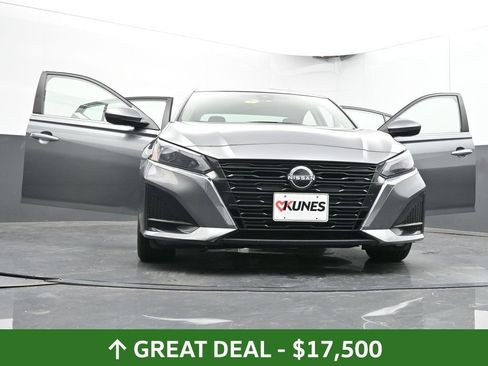 Used 2023 Nissan Altima 2.5 SV image 68