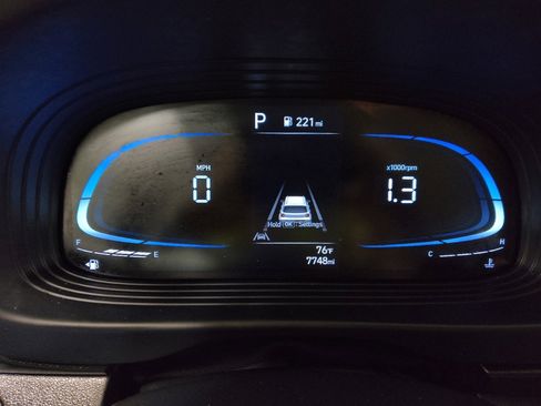 Used 2023 Hyundai Venue SEL FWD image 23