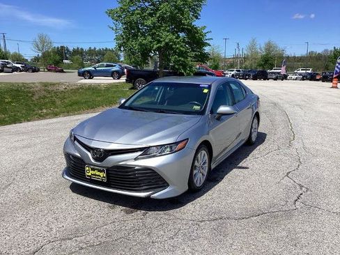 Used 2019 Toyota Camry LE FWD image 1