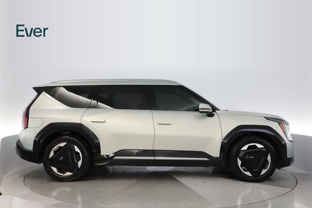 Used 2024 Kia EV9 Land AWD/4WD image 13