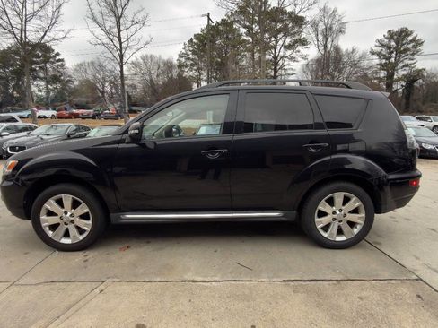 Used 2013 Mitsubishi Outlander SE image 24