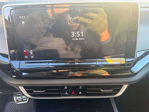 New 2026 Volkswagen Atlas Cross Sport SEL Premium R-Line image 21