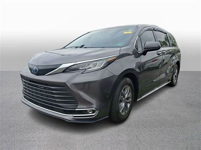 Used 2023 Toyota Sienna XLE
