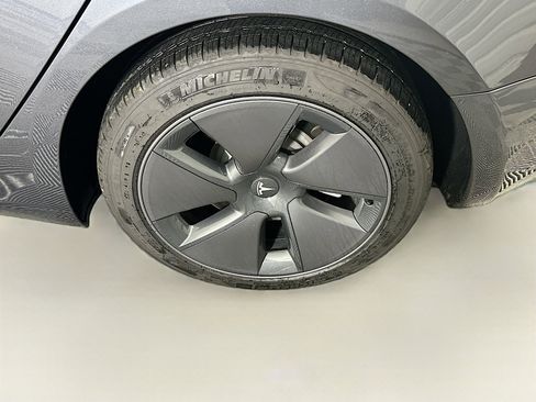 Used 2023 Tesla Model 3 Standard Range image 11
