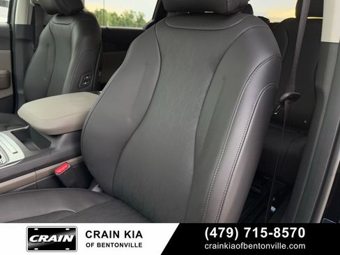 New 2026 Kia Carnival EX FWD image 24